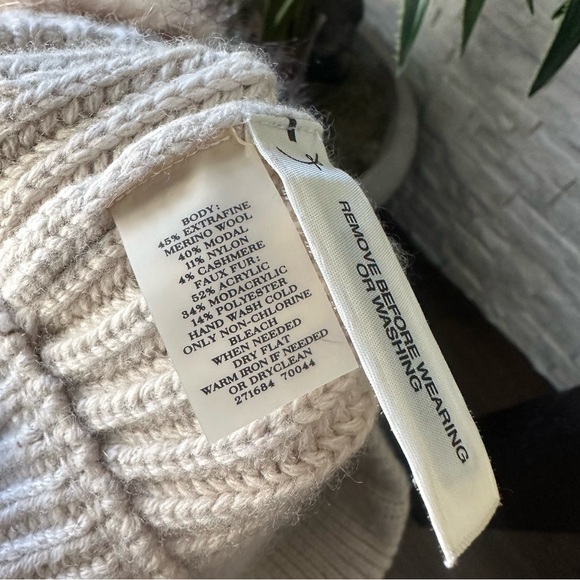 ANN TAYLOR Wool Cashmere Blend Sweater Knit Faux Blonde Fur Vest Size S Petite - Picture 4 of 5